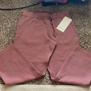 LULULEMON on the fly crop